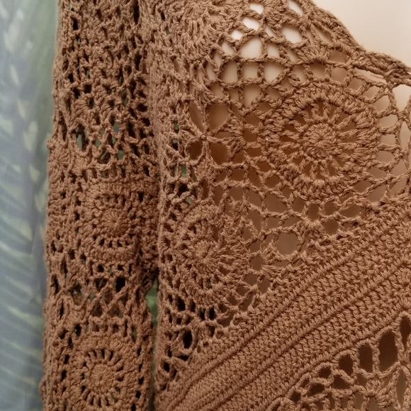 Tribal embroidered top - Picture 3 of 7